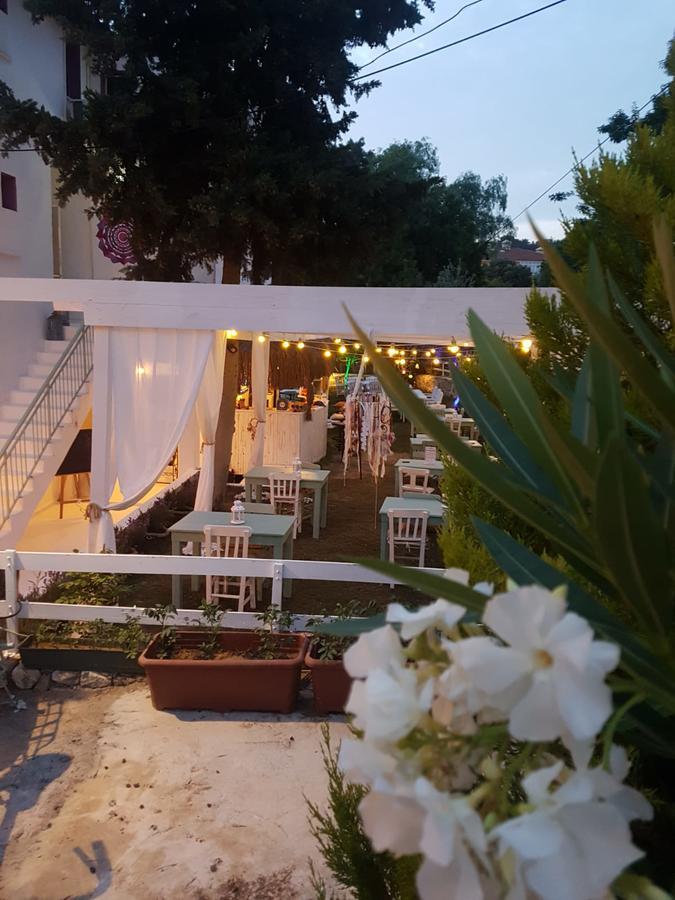 Fullmoon Rooms Cesme Çeşme Esterno foto