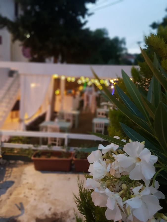Fullmoon Rooms Cesme Çeşme Esterno foto